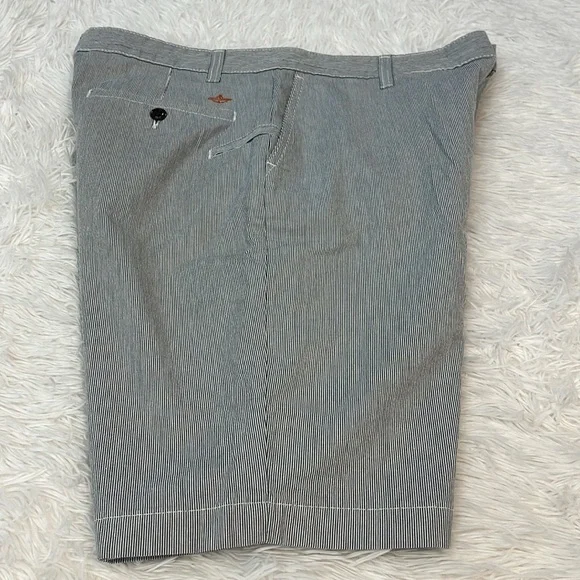 Dockers Gray Striped  Flat Front Shorts Casual Chino Style MENS SIZE 33 - Picture 7 of 7
